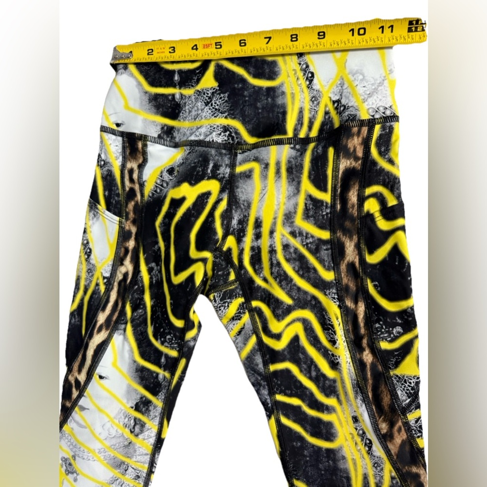 NWT Twin Fantasy Queen Print Panel Legging M Italian Fabric $249 Retail - Picture 12 of 16